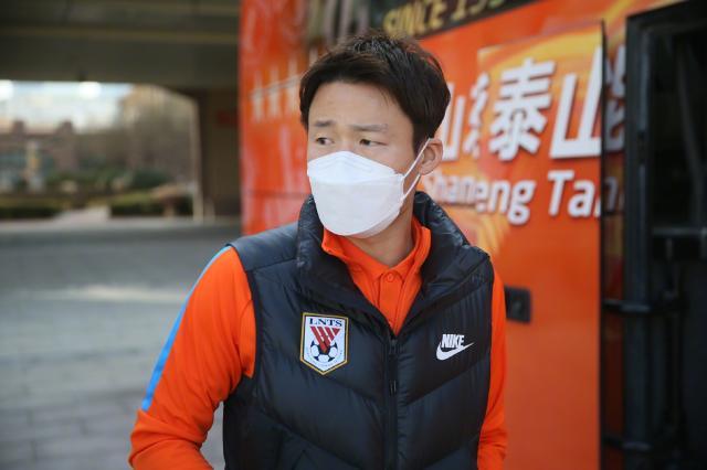 500彩票网平台-冷冬！2021中超冬窗支出仅2381万欧 4年前达4亿欧